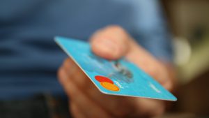 借金があってもクレジットカードは作れるのか？いろいろな条件を含めて解説します